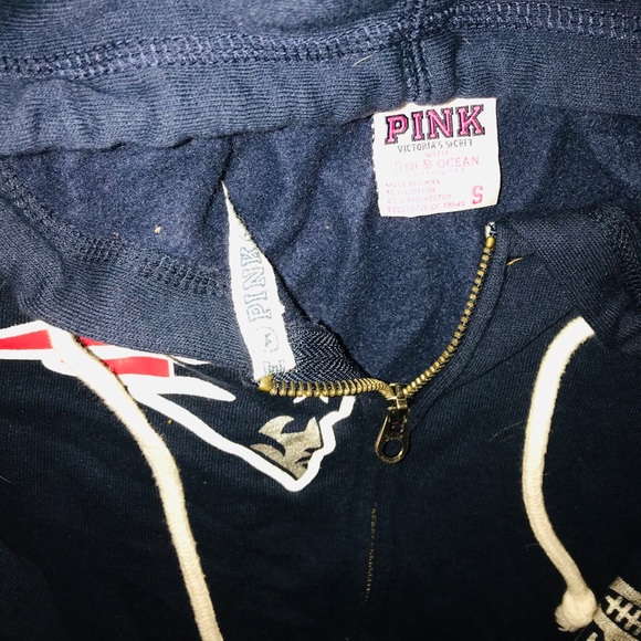 VS PINK & NFL Patriots Zip-Up Hooded Sweatshirt - Picture 3 of 7